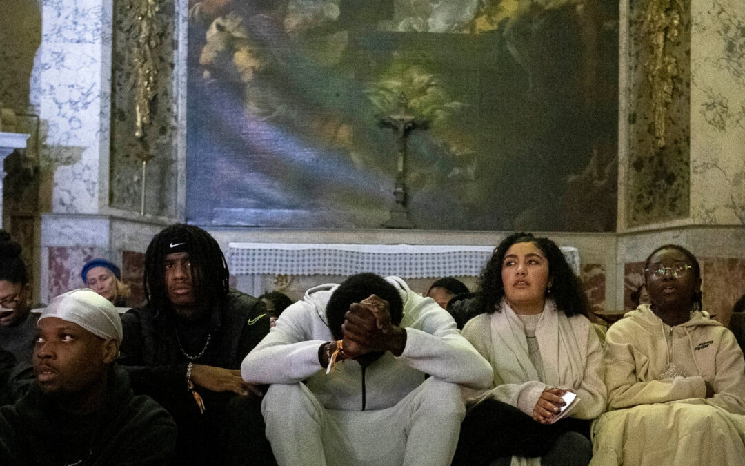 Catholiques de banlieue : « On n’est bon qu’à chanter les louanges »
